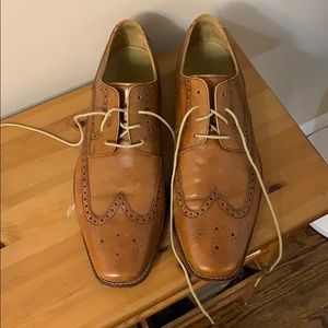 Cole Haan wing tipped laced up men’s dress shoes